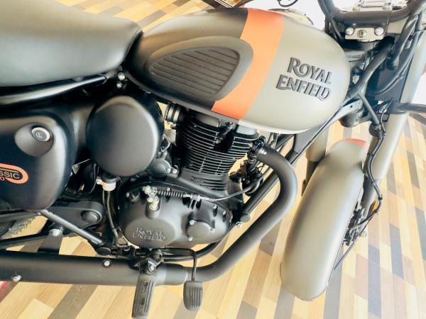Royal Enfield 350 Classic Outfit Classic 350 2026 - March 2, 2026 08:54 AM - Dehiwala, Colombo