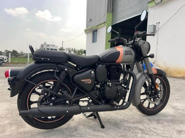 Royal Enfield 350 Classic Outfit Classic 350 2025 - March 2, 2026 08:54 AM - Dehiwala, Colombo