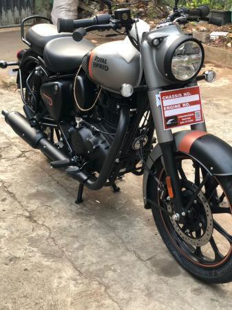 Royal Enfield 350 Classic Outfit Classic 350 2026 - April 25, 2026 06:12 AM - Mount Lavinia, Colombo