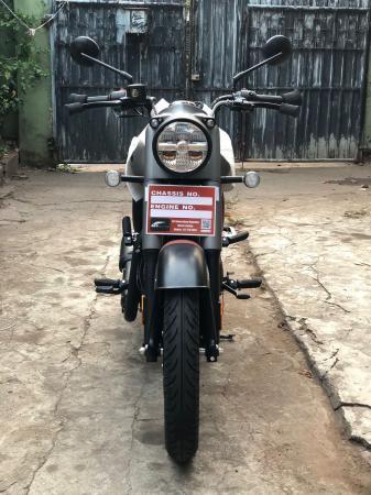 Royal Enfield 350 Classic Outfit Classic 350 2026 - April 25, 2026 06:12 AM - Mount Lavinia, Colombo